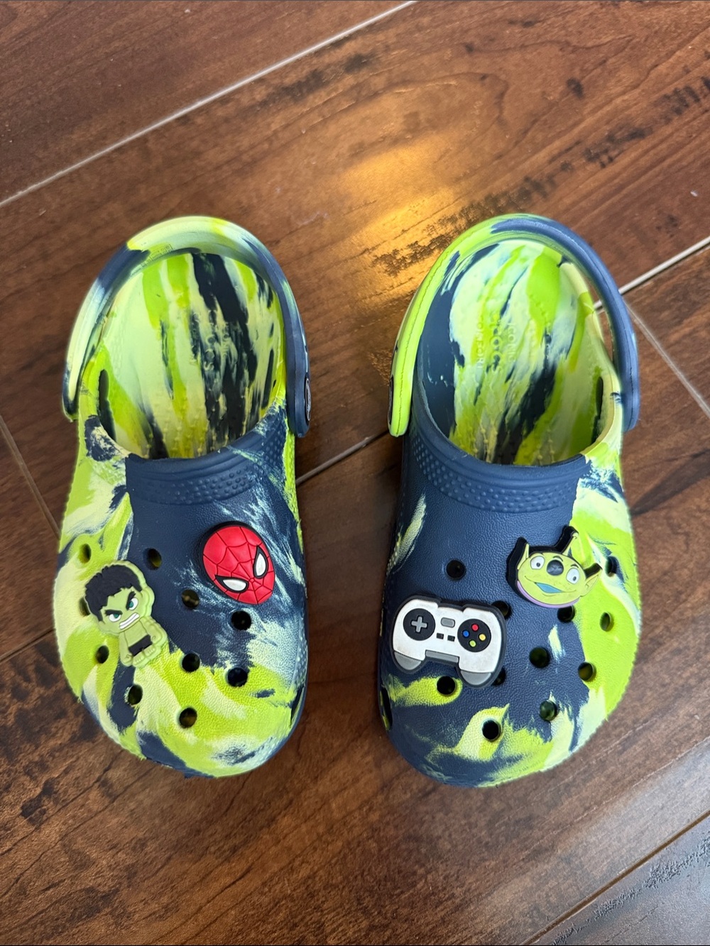 Crocs Toddler Boy Classic Clogs - Size: 9